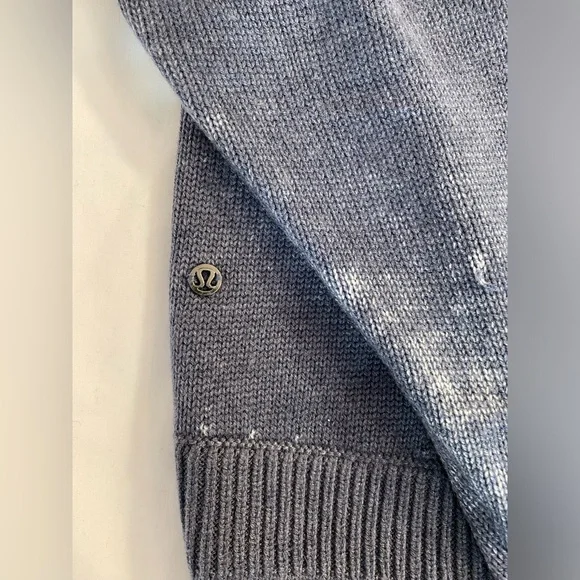 NWOT   Lululemon   Hazy Day Sweater  size 12  shadow blue/almost blue - Picture 11 of 13